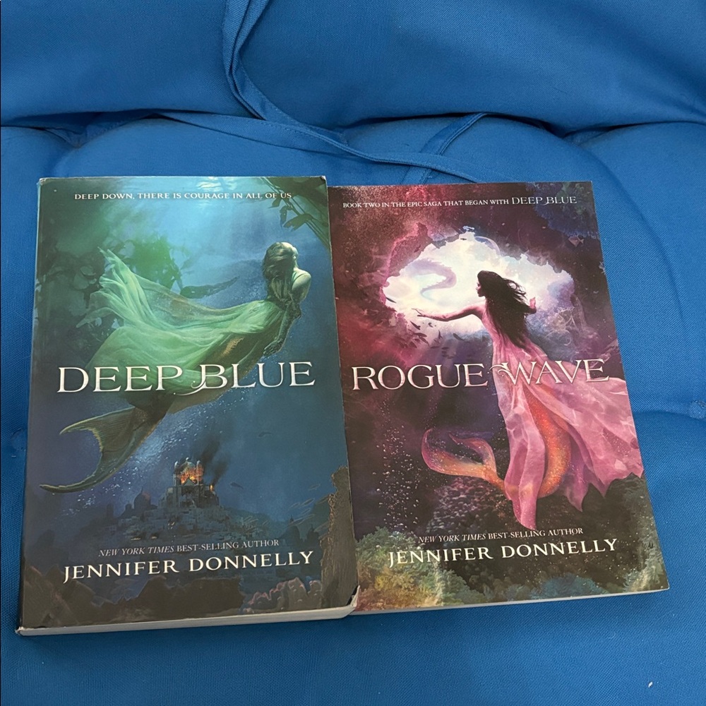 Disney Deep Blue Rogue Wave By Jennifer Donnelly Book 1 And 2 Soft Cover NWOTS - Picture 1 of 16